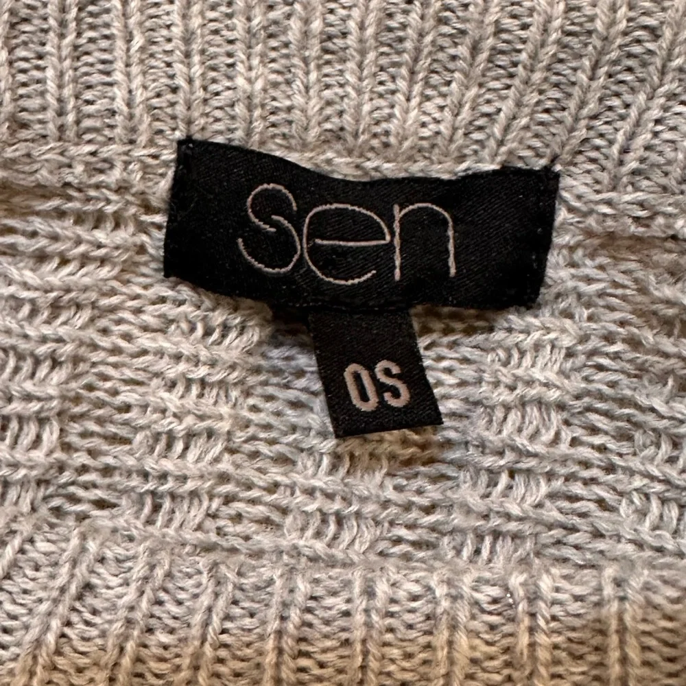 Revolve Sen‎ Asymmetrical Hem Gray Knit Sweater OS
